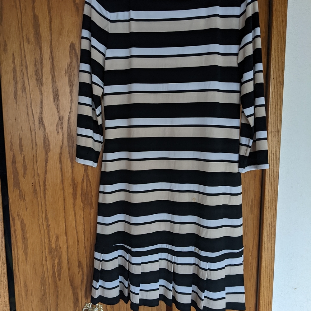 Summer/work dress.  Very flattering